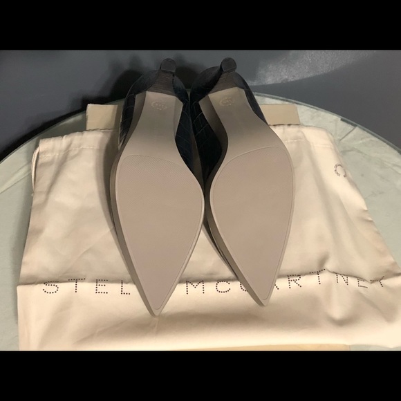 Stella McCartney black crock platform pumps. - Picture 6 of 6